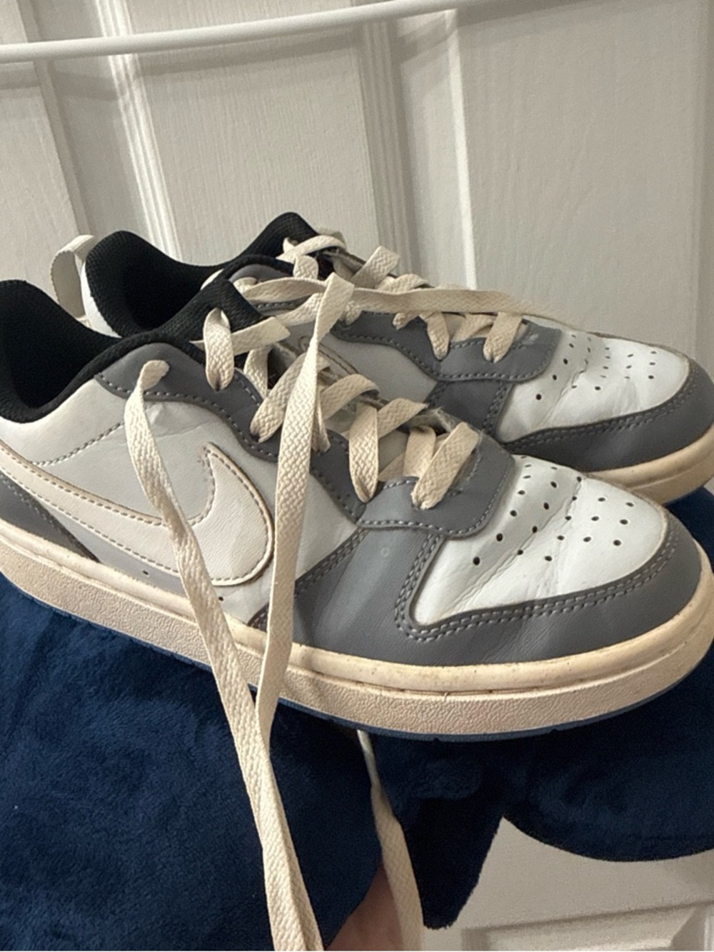 Nike Low-Top Sneakers in White & Grey